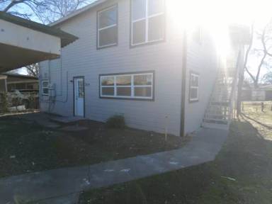 Main picture of 304 S Holloway St