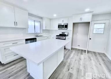 Main picture of 718 Raleigh St