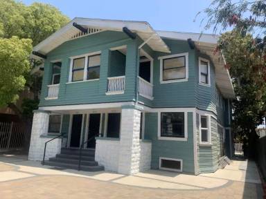 Main picture of 2650 S La Salle Ave