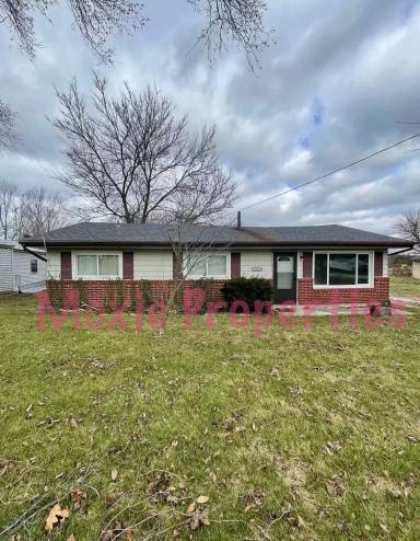 Main picture of 2230 W State Road 18