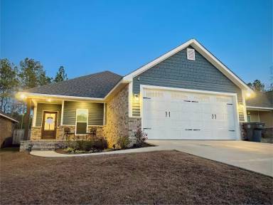 Main picture of 44 N Barnes Field Dr