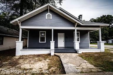 Main picture of 550 Highland Ave