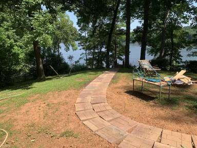 Main picture of 157 Forest Ct