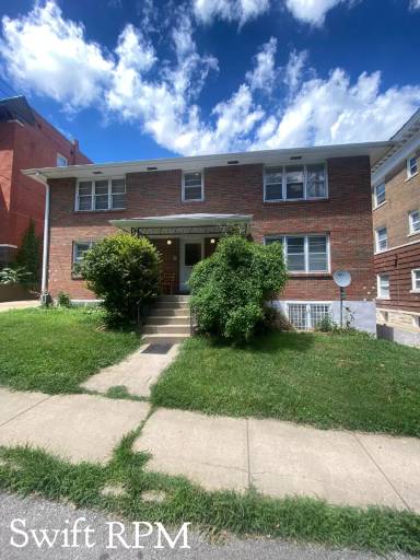 Main picture of 202 W 36th St