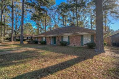 Main picture of 9523 Short Leaf Dr