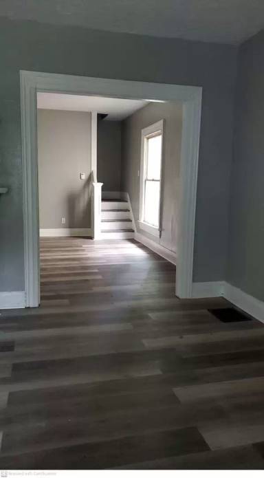 Main picture of 300 Nassau St