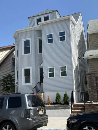 Main picture of 1033 E 23rd St