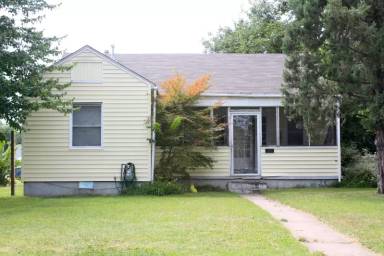 Main picture of 1348 S Erie Ave