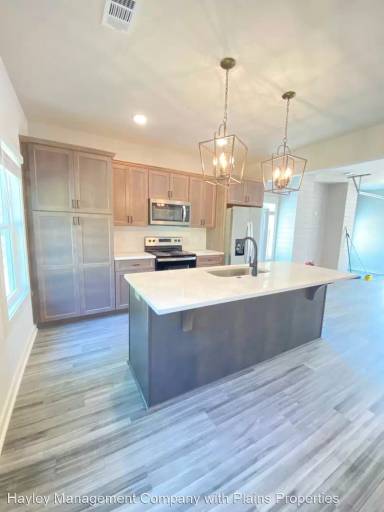 Main picture of 120 Mimosa Ave
