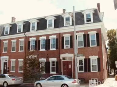 Main picture of 675 E 7th St