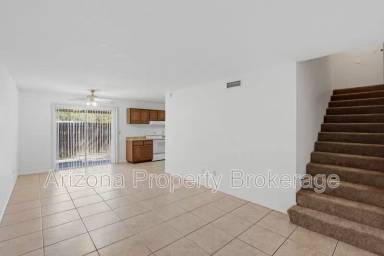 Main picture of 238 E Vine Cir