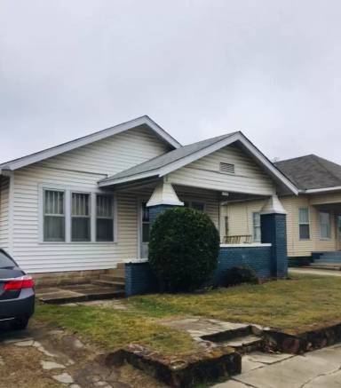 Main picture of 650 N Louisa Ave