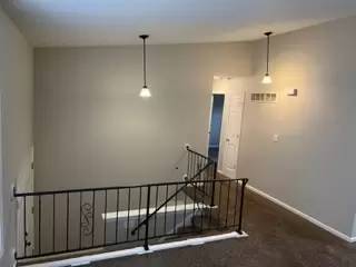 Main picture of 621 NE Lynn St