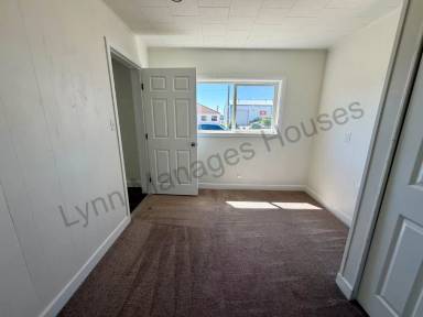 Main picture of 1010 W 20th St