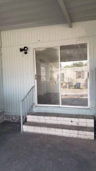 Main picture of 917 50th Avenue Plz W