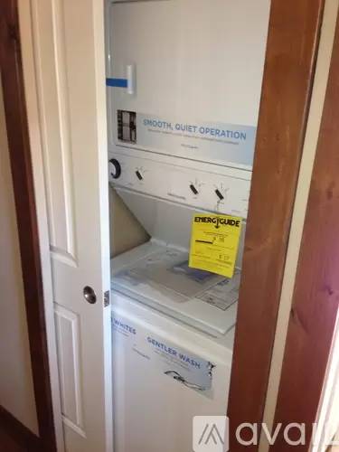 Main picture of 2832 Overlook Blvd