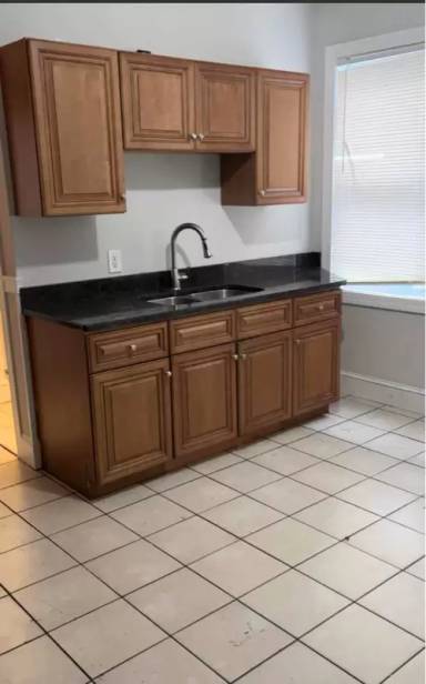 Main picture of 19 Monticello St
