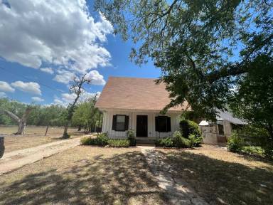 Main picture of 361 College Dr
