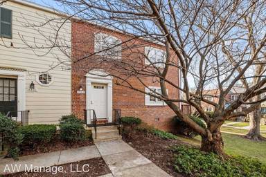 Main picture of 4924 Bradley Blvd