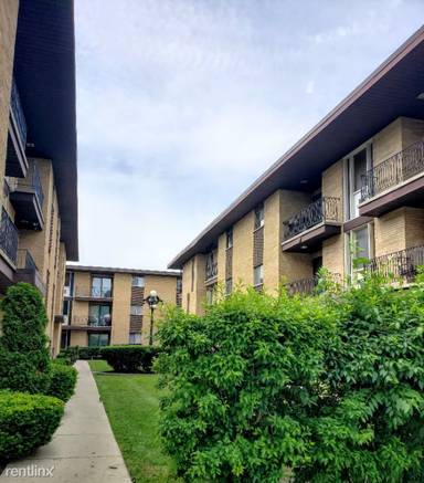 Main picture of 3170 W 115th St