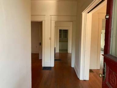 Main picture of 212 10th Ave