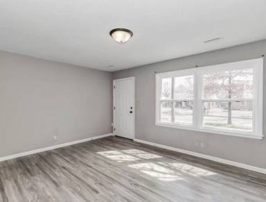 Main picture of 639 S Eastridge St