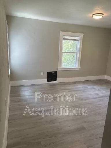 Main picture of 900 Washington Ave