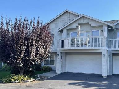 Main picture of 221 Parkway Dr