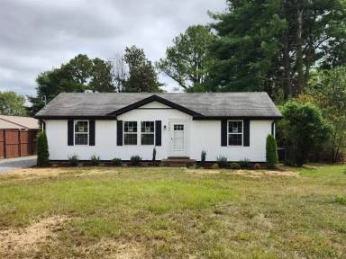 Main picture of 1546 Winding Way Cir