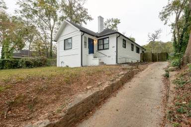 Main picture of 441 Holly St NW