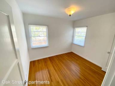 Main picture of 2201 Oak St