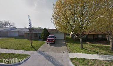 Main picture of 2822 Spiceberry Ln