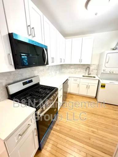 Main picture of 1721 W Ainslie St & 4893 N Hermitage Ave Apartments