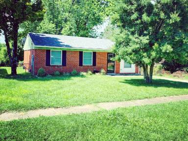 Main picture of 191 Ledgewood Ct