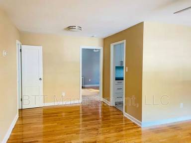 Main picture of 8800 Plymouth St