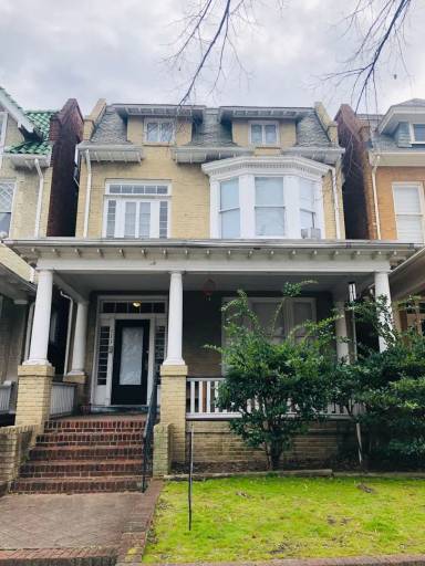 Main picture of 111 N Arthur Ashe Blvd