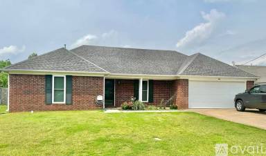 Main picture of 136 Royal Oaks Dr