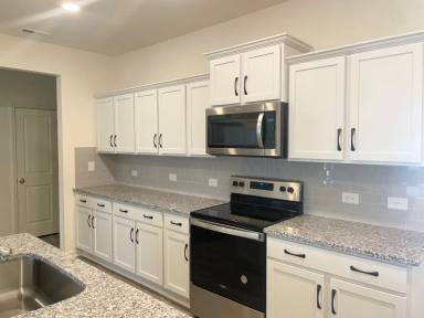 Main picture of 106 Lorcan Ln