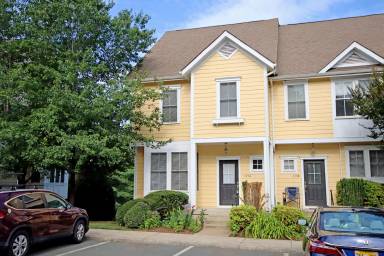Main picture of 113 Melbourne Park Cir