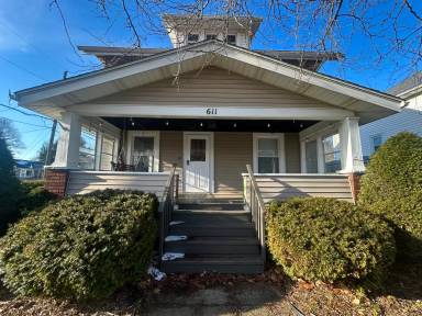 Main picture of 611 Spring St