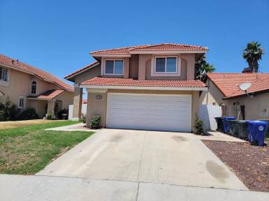 Main picture of 7598 Honeysuckle St