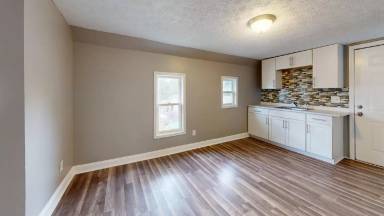 Main picture of 4221 Newark Ave
