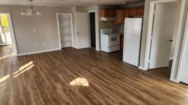 Main picture of 13 N Brown St