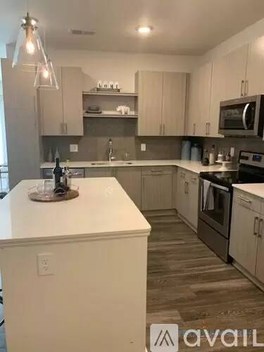 Main picture of 1104 E Main St