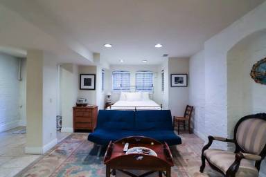 Main picture of 1668 Beekman Pl NW