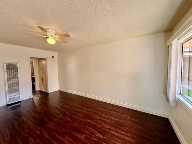 Main picture of 925 Enterprise Ave