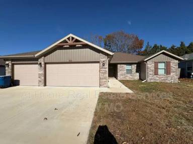 Main picture of 413 E Rosalie