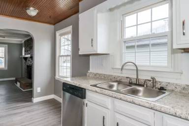 Main picture of 3037 Beaver Ave
