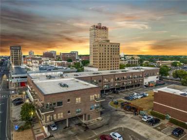 Main picture of 330 Austin Ave