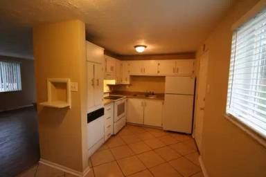 Main picture of 673-677 Miller Ct